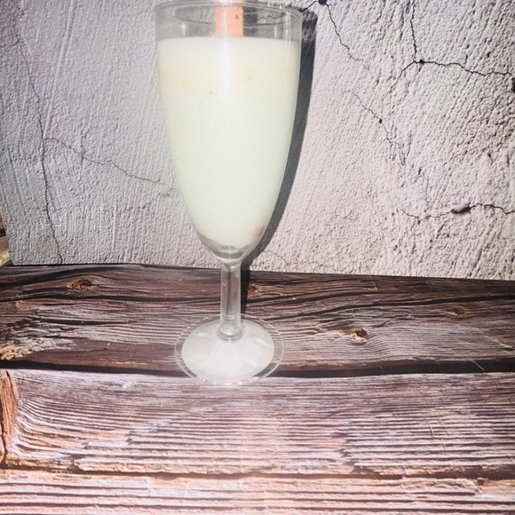 Vanilla Dream Homemade Candle Standard 12-14” Wine glass - Picture 4 of 6